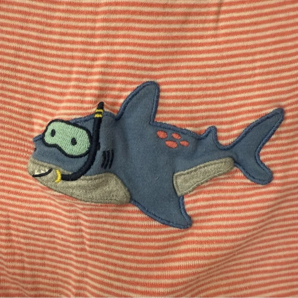 3/$10 🛒🛍️ Carter's Baby Boy Carter's Shark Snap-Up Romper Coral & White Size 6 M